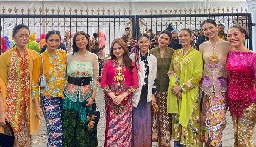 Deretan Sosialita yang Ikut Meramaikan Catwalk Istana Berkebaya